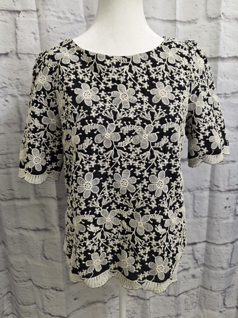 Everleigh Black Top with White Floral Lace Embroidery Size Medium